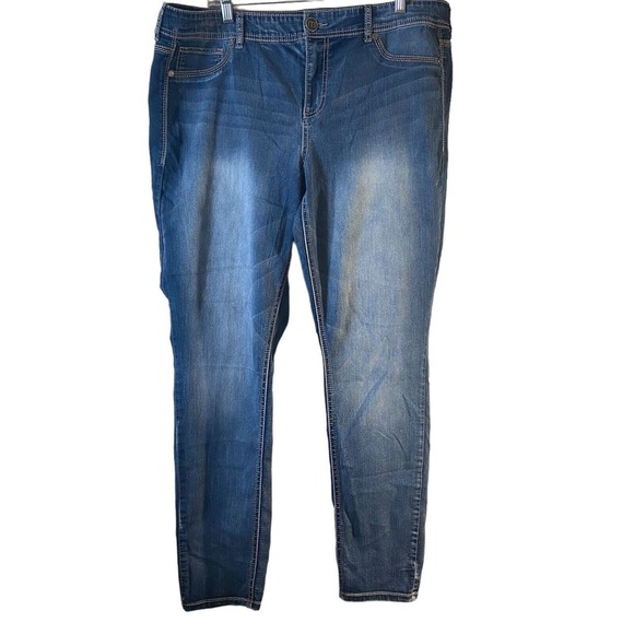 Maurices Jeans Women Size 20 Reg Embroidered Pockets Casual Distressed High Rise - Picture 3 of 13